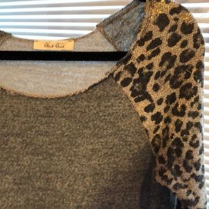 Cute comfy cheetah shoulder sweatshirt